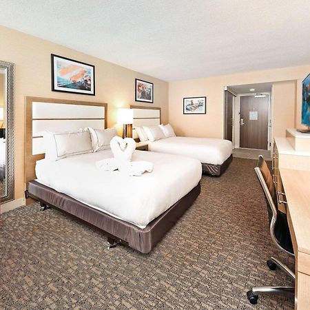 Doubletree By Hilton Virginia Beach Exterior photo