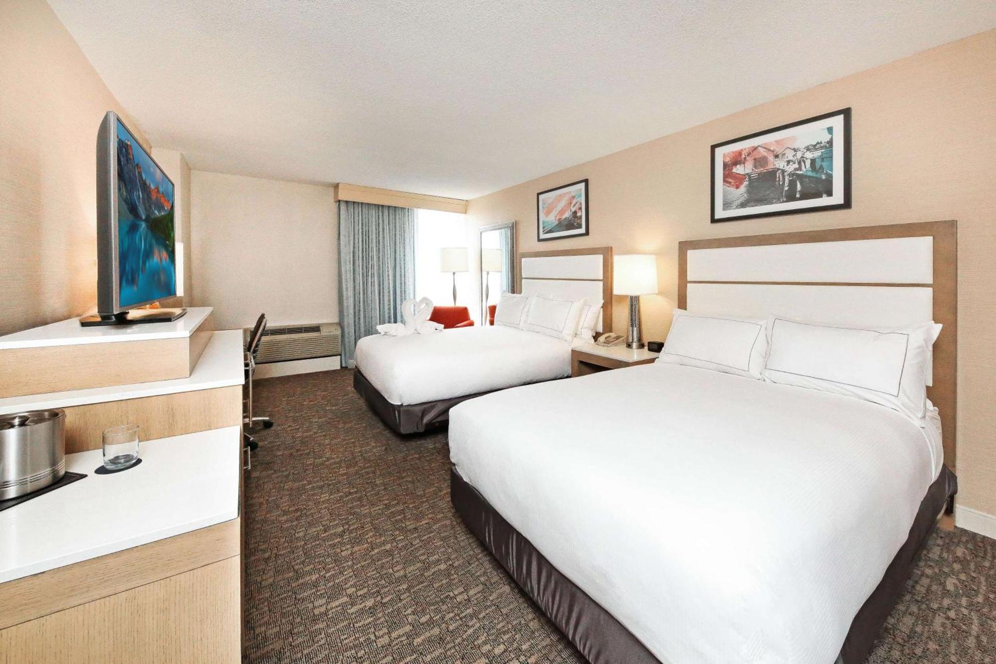Doubletree By Hilton Virginia Beach Exterior photo