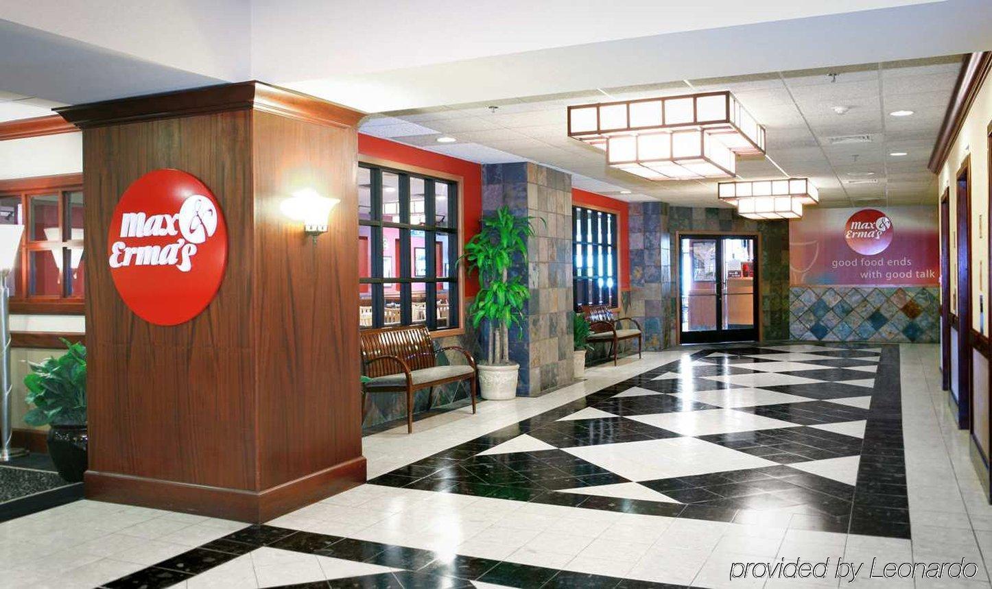 Doubletree By Hilton Virginia Beach Exterior photo