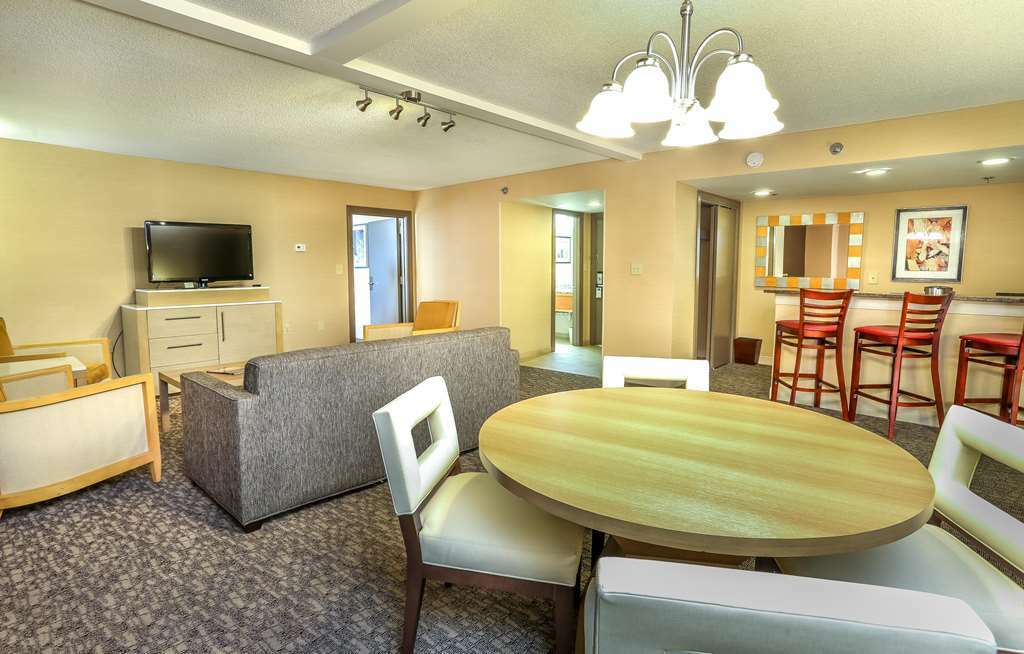 Doubletree By Hilton Virginia Beach Room photo